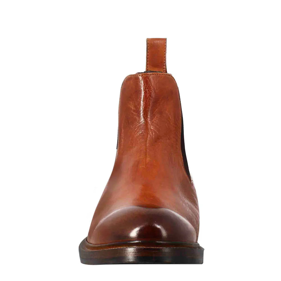 Chelsea Boots aus hellbraunem Leder – klassische Stiefeletten zum Hineinschlüpfen