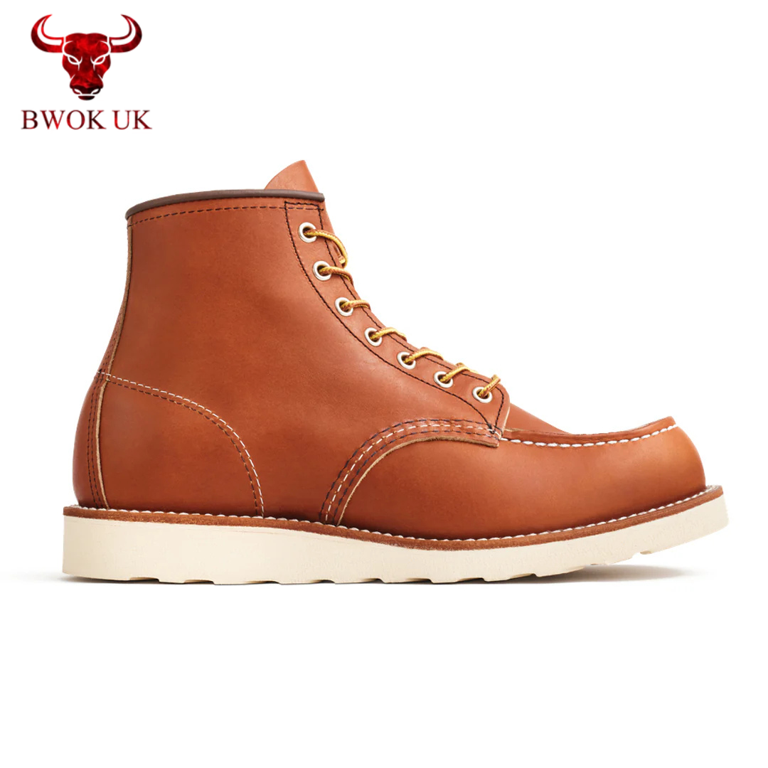 Tanfarbene Moc Toe Stiefel aus Leder