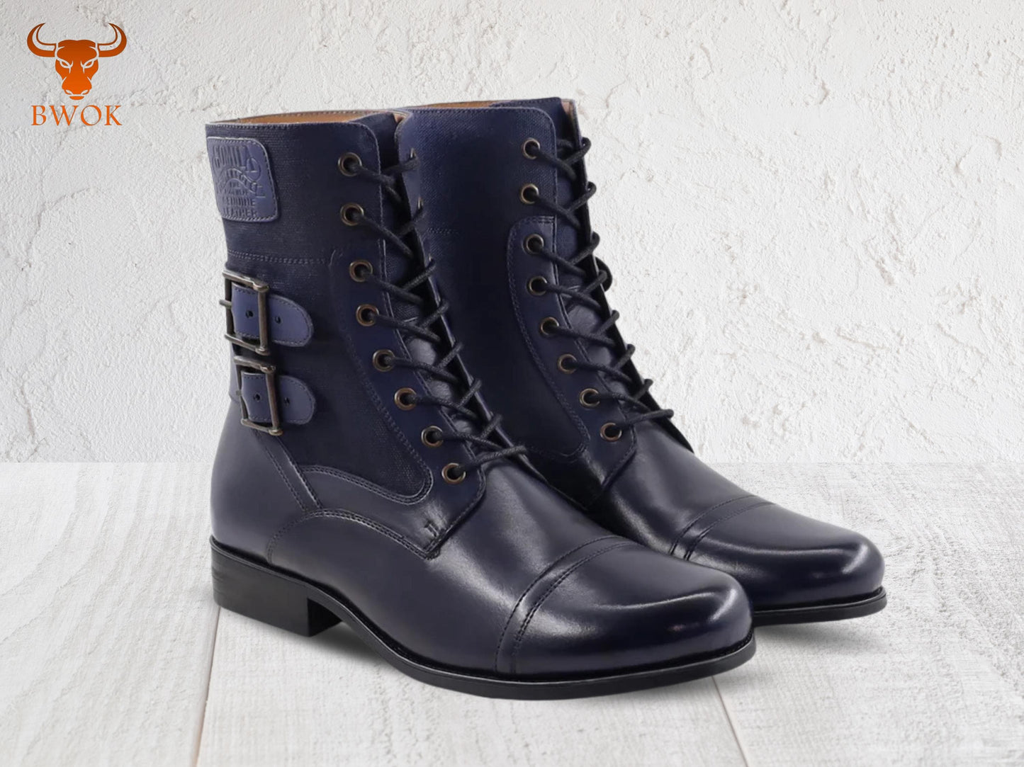 Handgemachte Militärstiefel aus marineblauem Leder und Canvas: Kampfstiefel mit Doppelschnalle