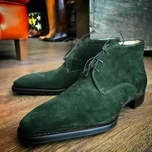 Men’s Dark Green Suede Lace-Up Ankle Boots with Classic Chukka Design